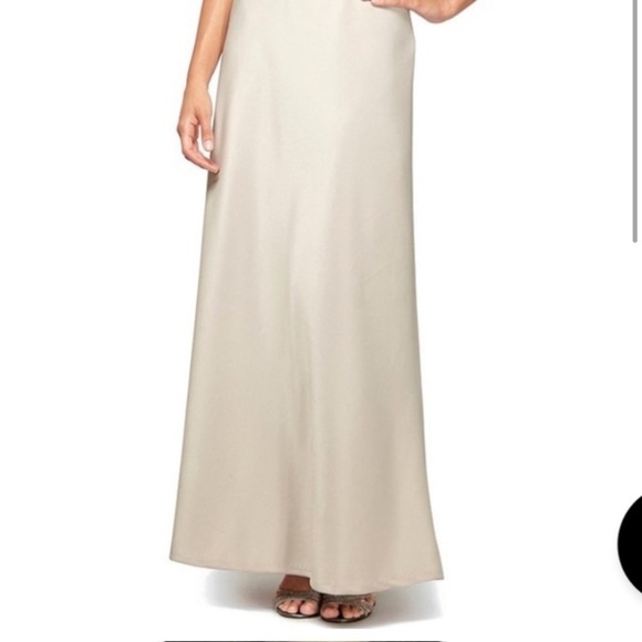 EUC Alex Evenings Sequin Lace & Satin Beige / Champagne Colored Gown -Size 6 - Picture 2 of 13